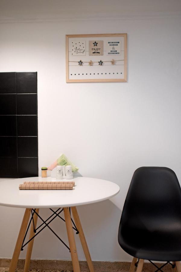 Messolonghi Square Apartment Афины Экстерьер фото
